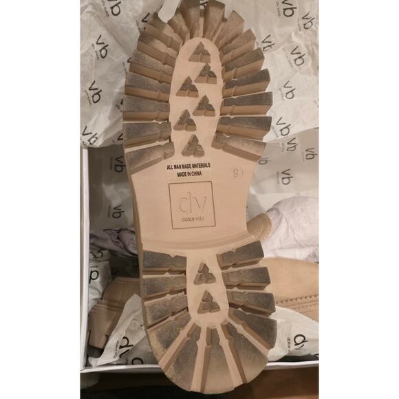 Dolce Vita Liptun Loafers in Neutral Beige Stone EUC Size 9 - Picture 8 of 8